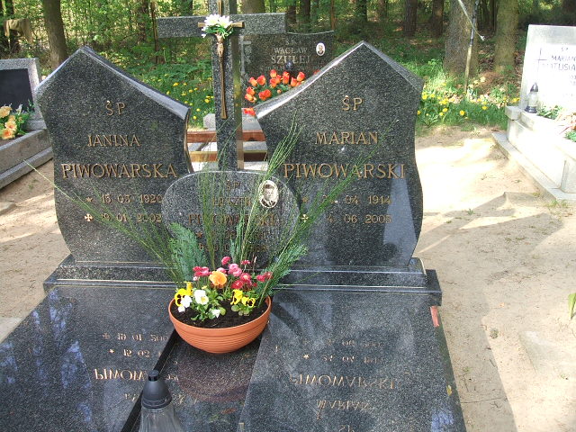 Grób Janina Piwowarska