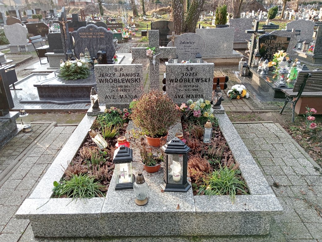 Grób Józef Wróblewski