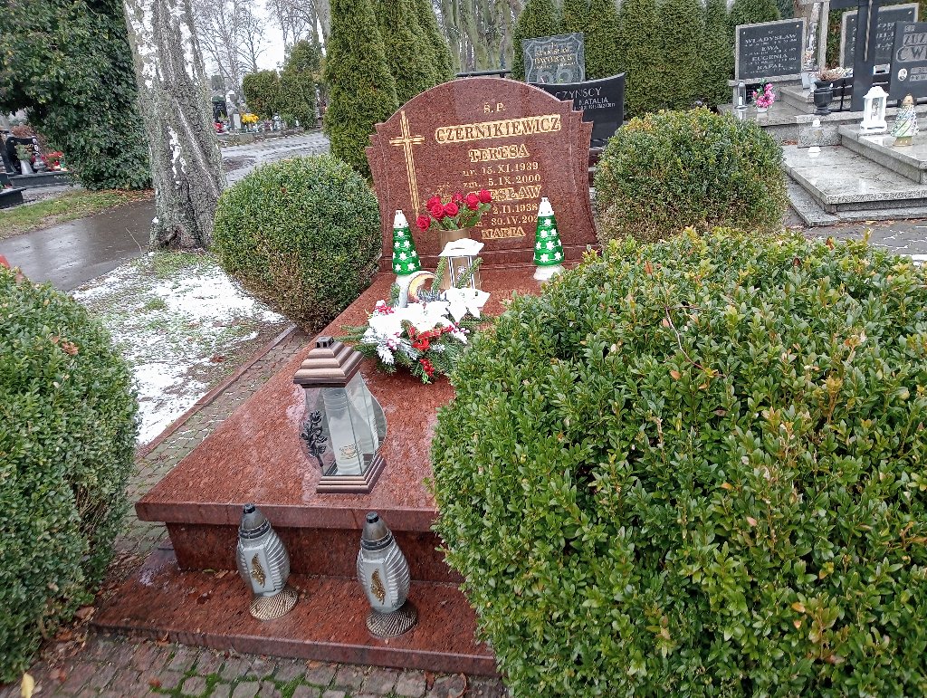 Grób Czesław Czernikiewicz