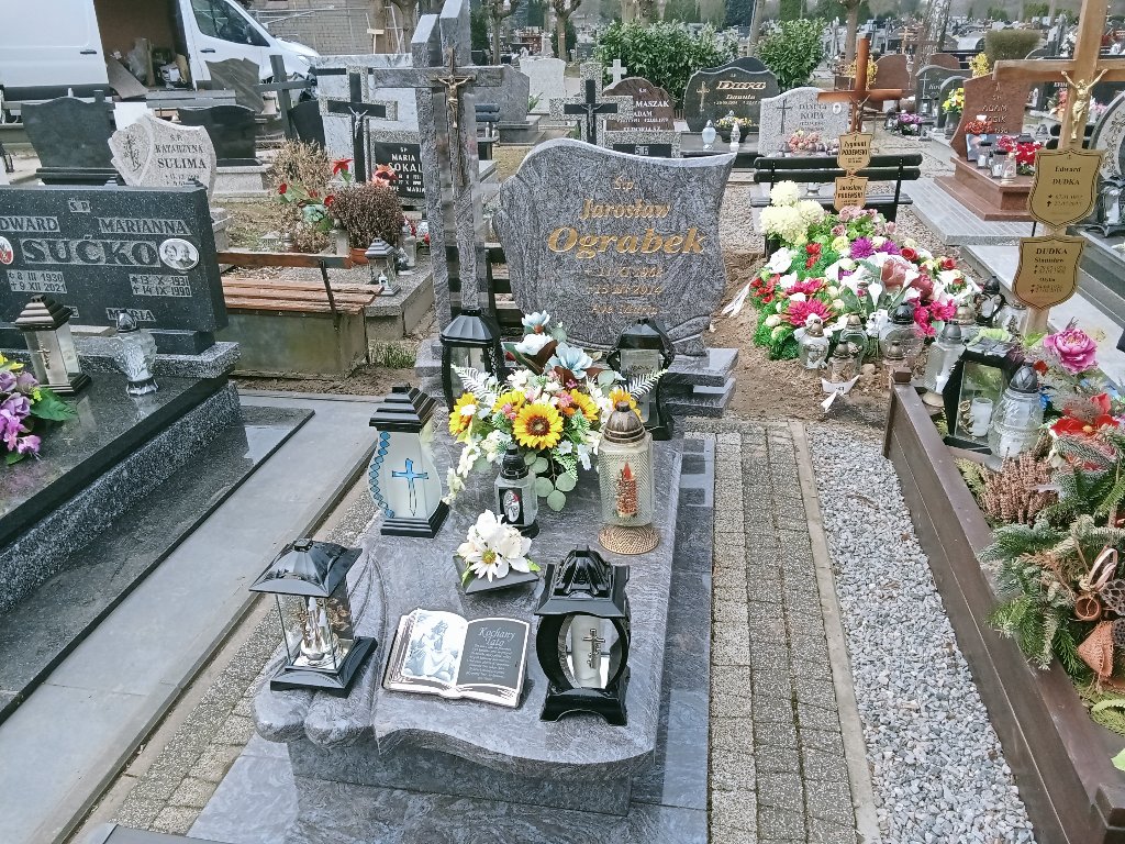 Grób Jarosław Ograbek