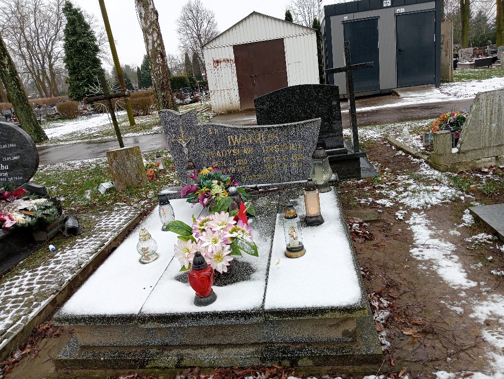 Grób Władysław Iwaniuk
