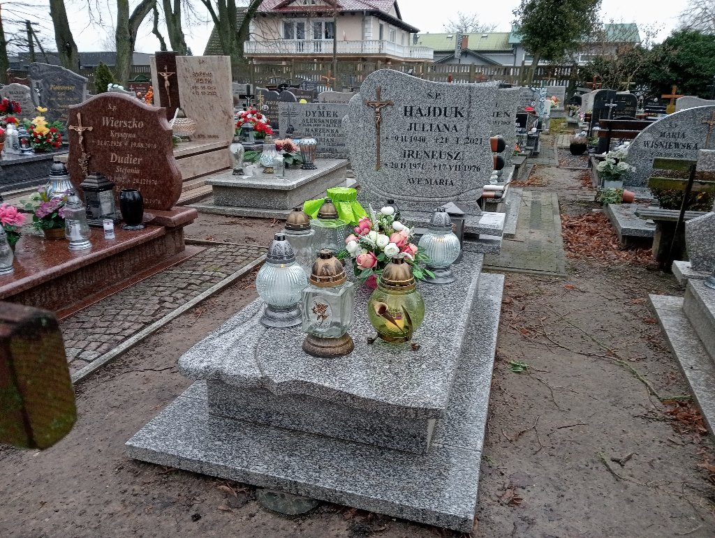 Grób Julianna Hajduk