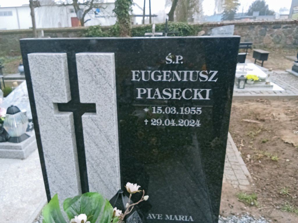 Grób Eugeniusz Piasecki