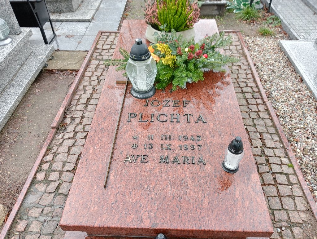 Grób Józef Plichta