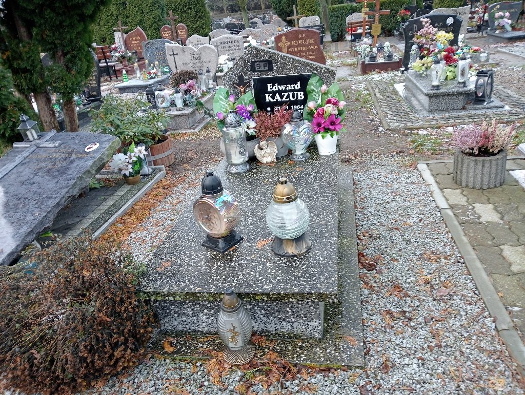 Grób Edward Kazub