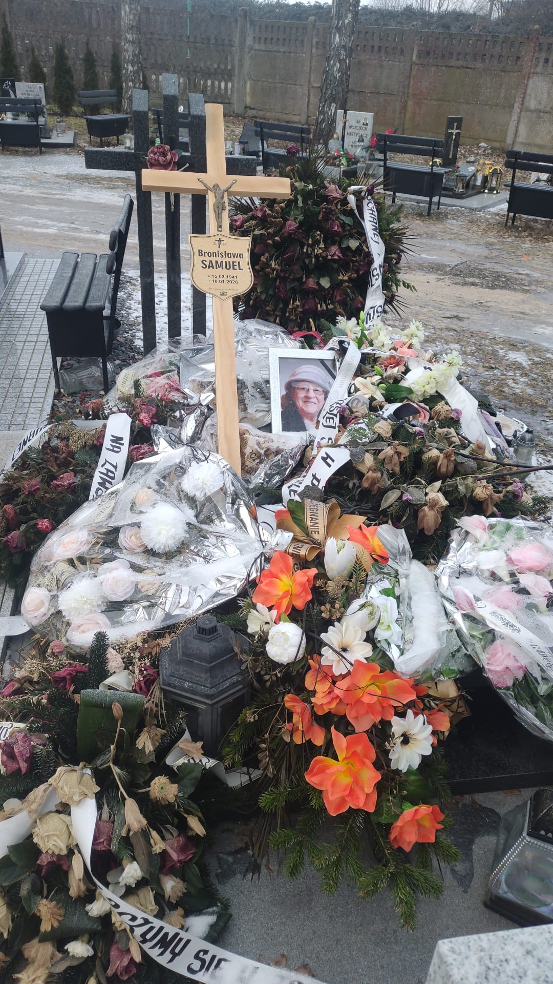Grób Bronisława Samuel