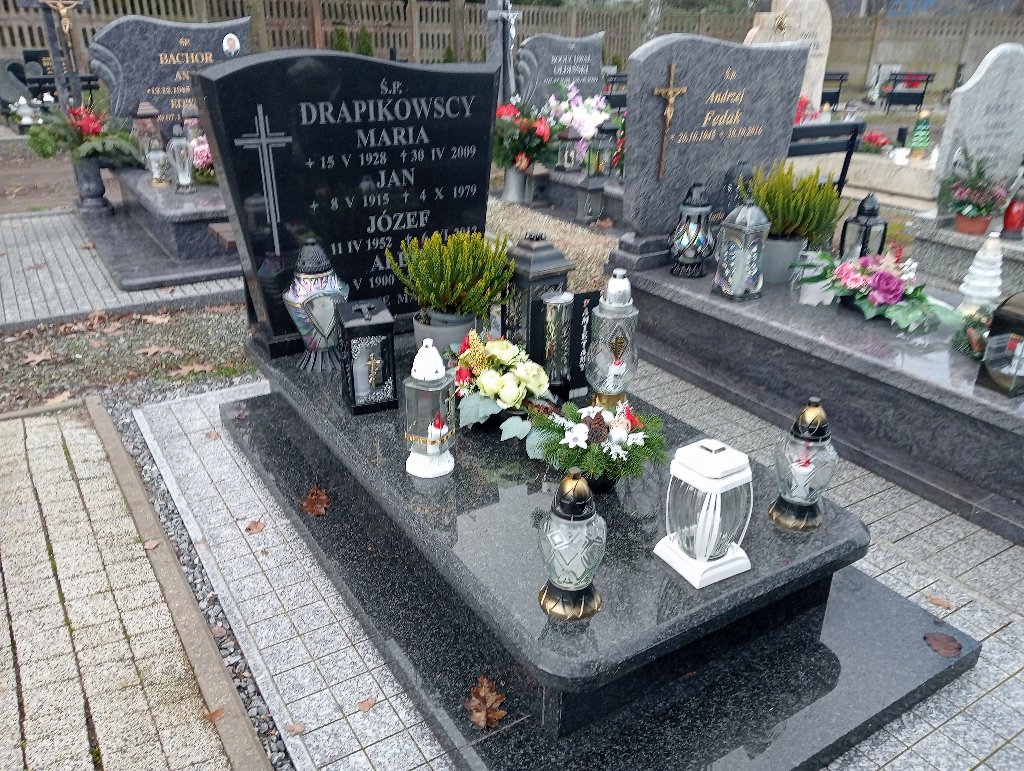 Grób Maria Drapikowska